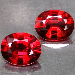 Oval facettierter roter Rubin
