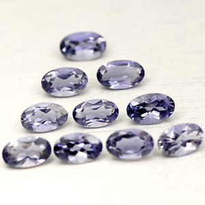 Ovale Iolite im Facettenschliff Ovale Iolite im Facettenschliff