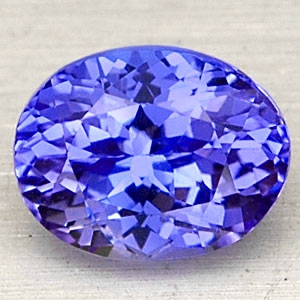 Ovaler blauerTansanit im Facettenschliff Edelstein Tansanit oval in violettblau